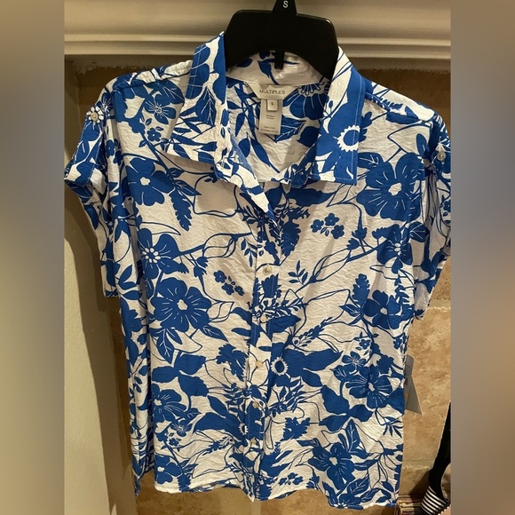 Multiples Tops - NWT Blue White Vibrant Floral lightweight blouse gauzy beachy coastal resort S